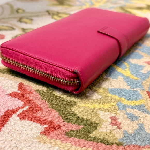 YVES SAINT LAURENT Leather Classic Y Ligne Clutch/Zip-Around Wallet - Fuchsia - Picture 14 of 16